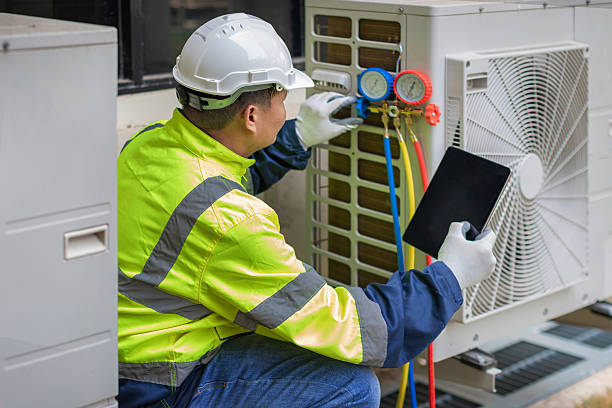 Professional Hvac Installation technician working in Monticello, IL